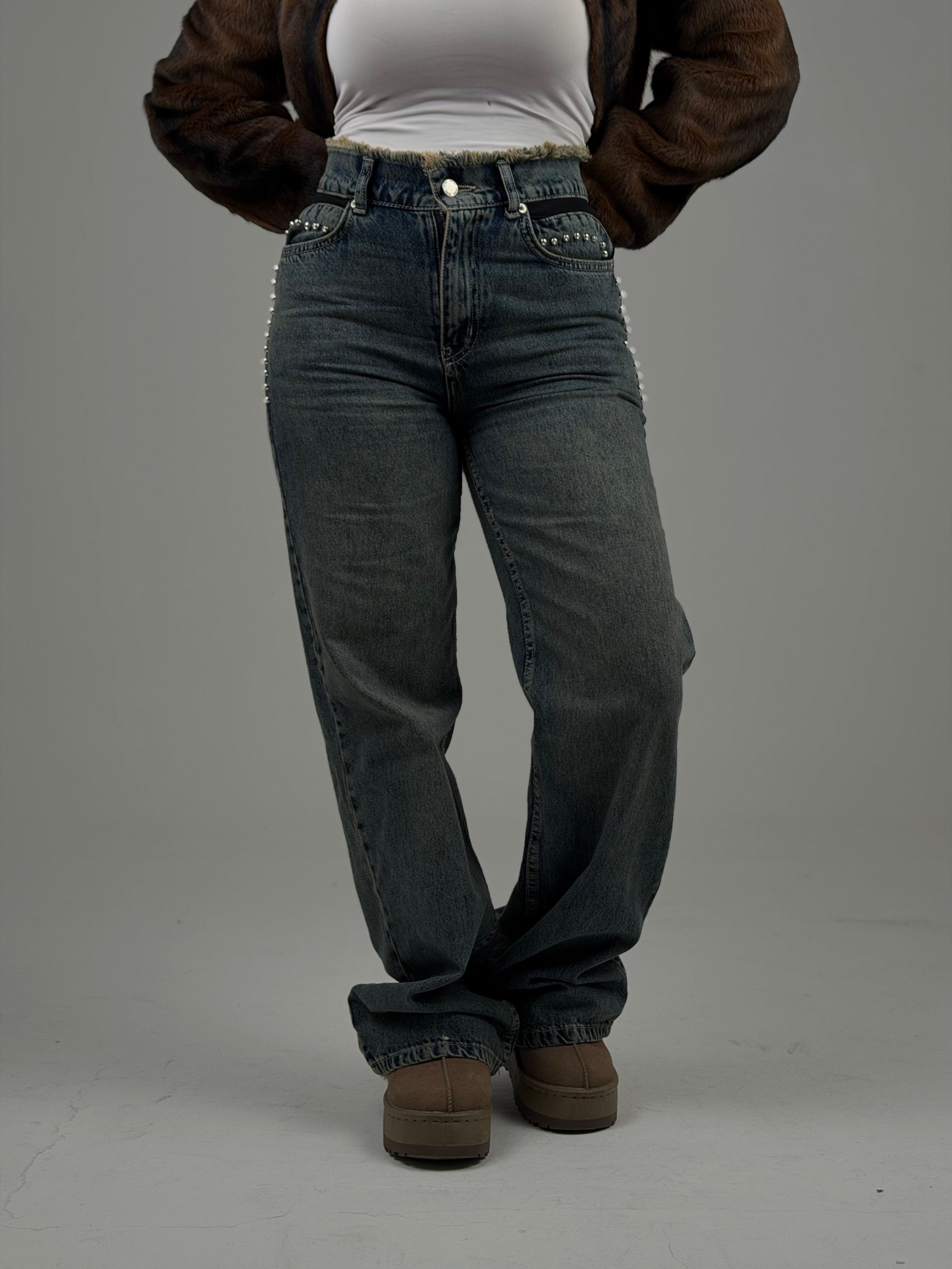 Straight leg jeans with rhinestones