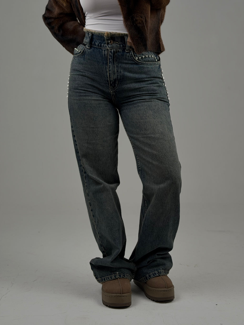 Straight leg jeans with rhinestones