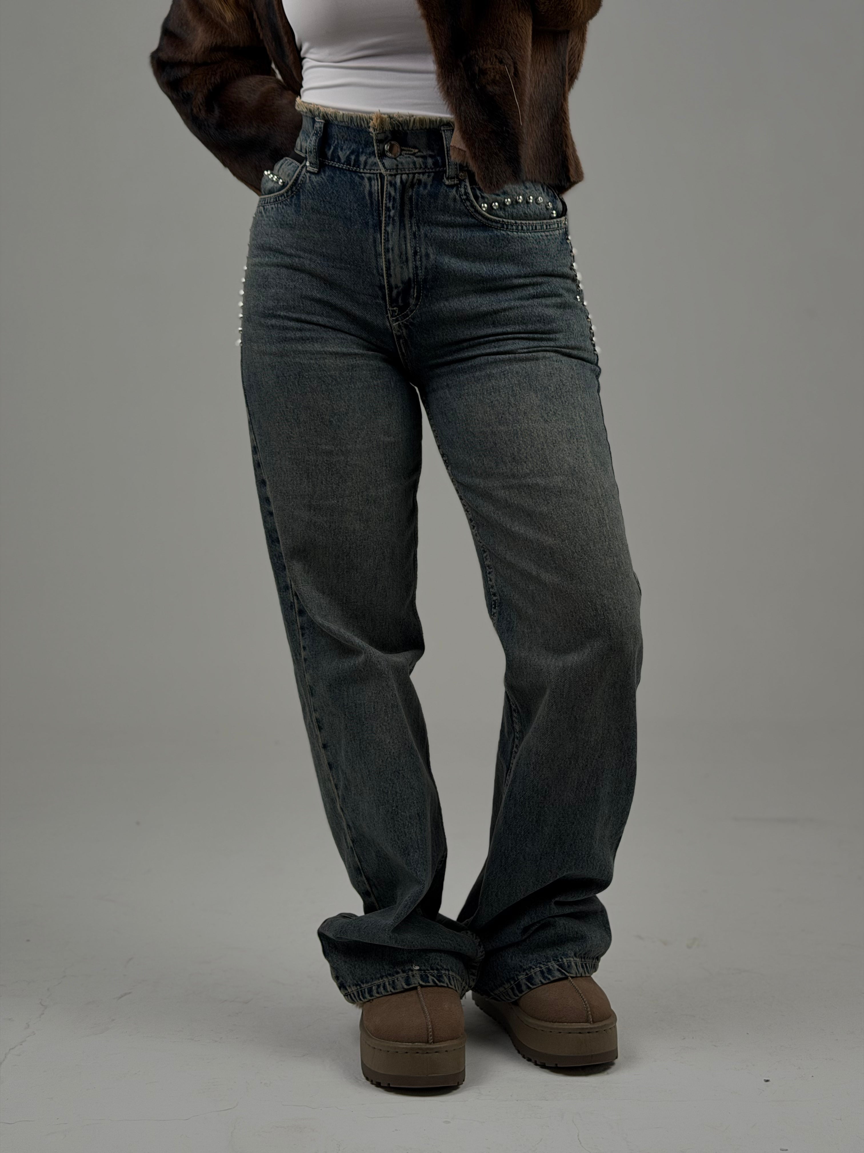 Straight leg jeans with rhinestones