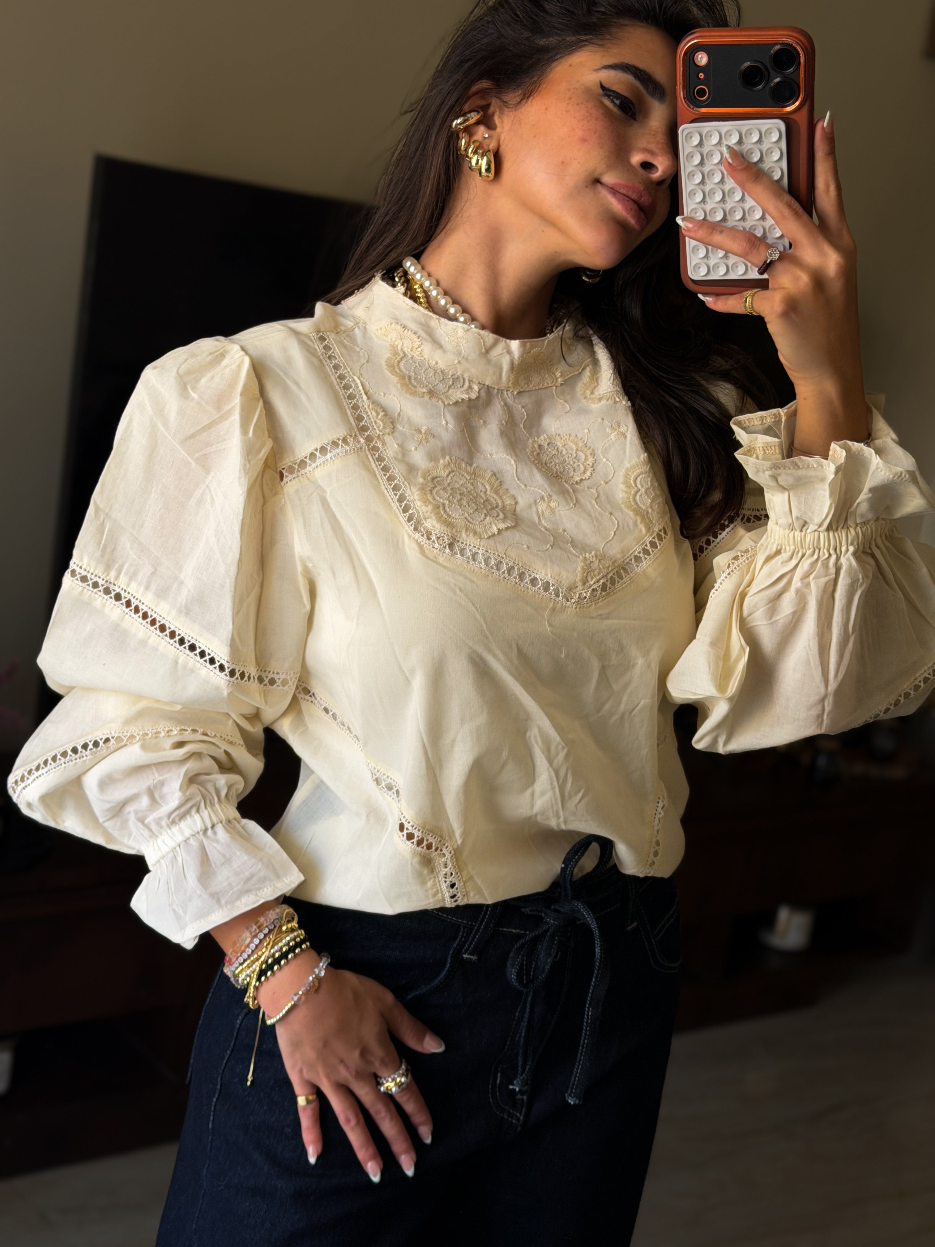 Puffy blouse